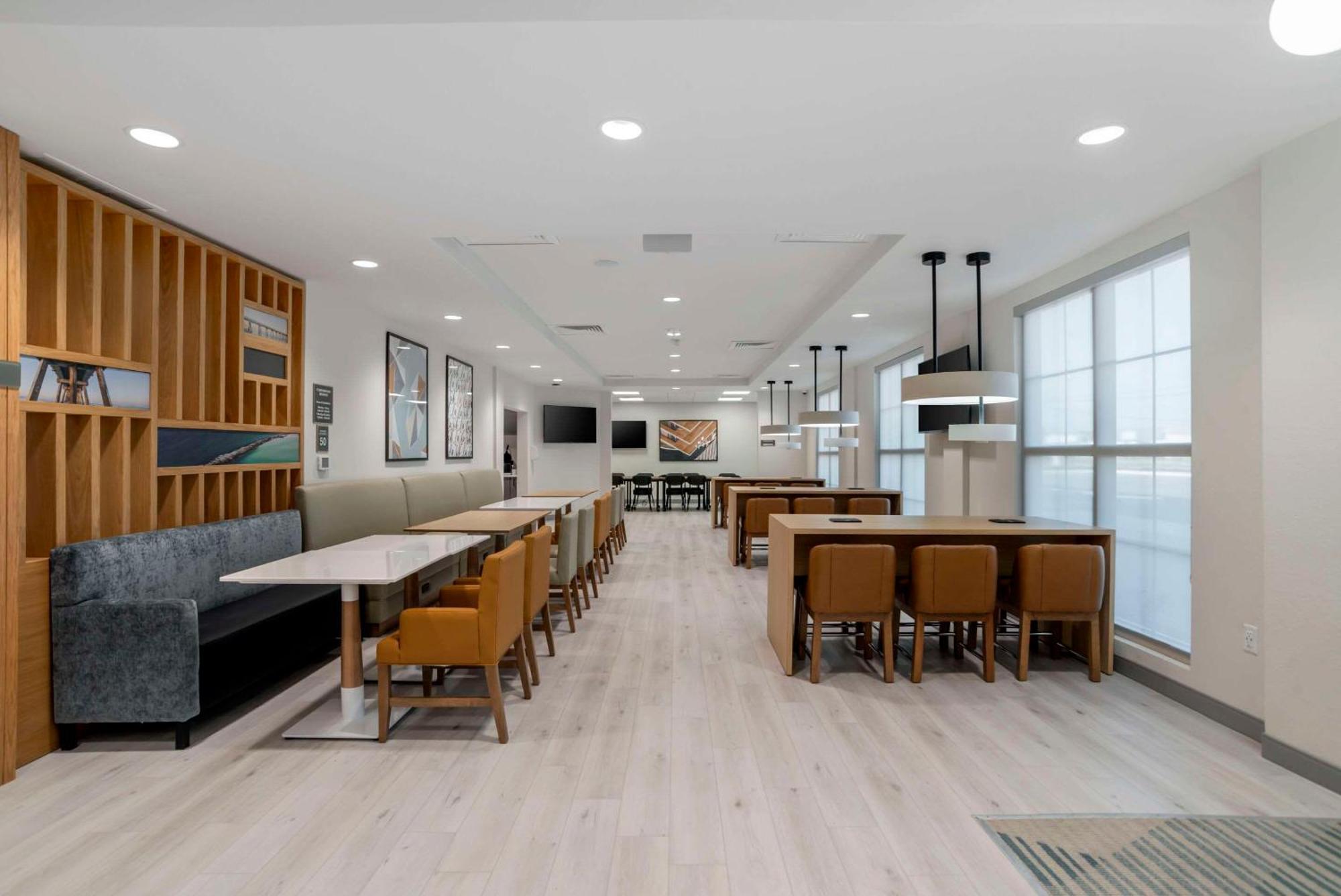 Comfort Inn & Suites Panama City Beach - Pier Park Area 외부 사진